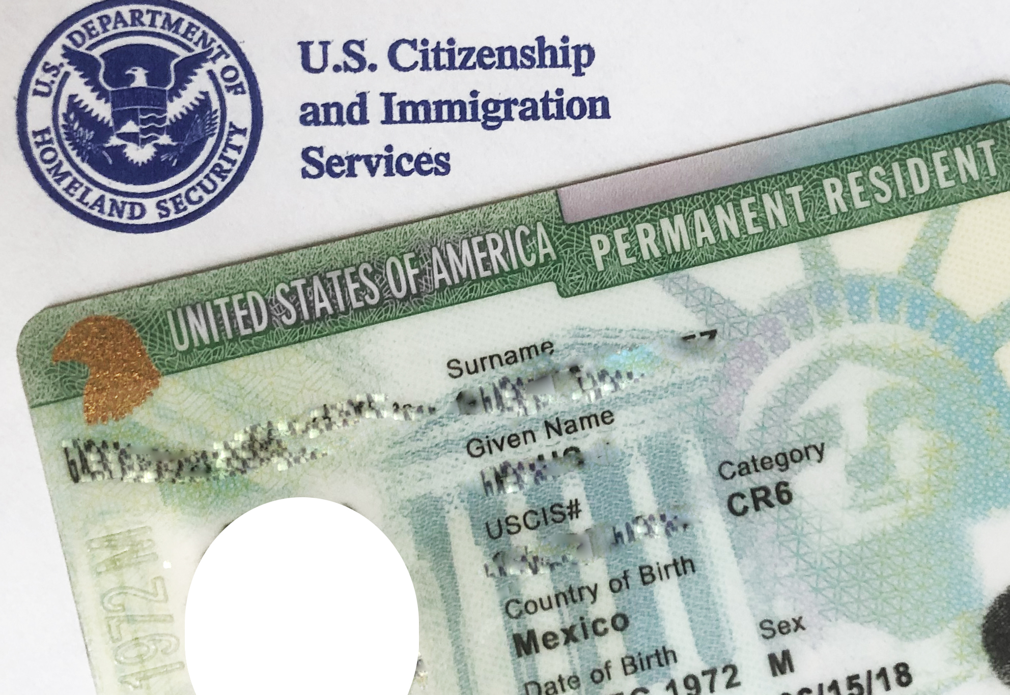 Ajuste De USCIS Beneficia A Inmigrantes Que Solicitan La ‘green Card ...