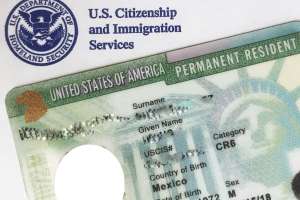 Ajuste de USCIS beneficia a inmigrantes que solicitan la 'green card'
