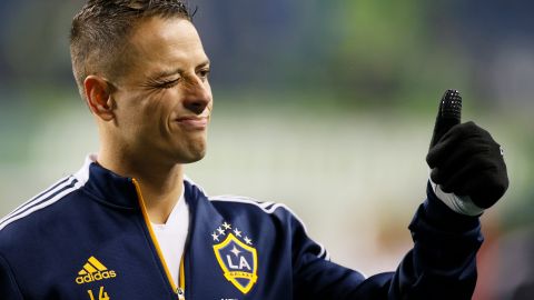 Javier 'Chicharito' Hernández y Los Angeles Galaxy tienen gestos con la afición