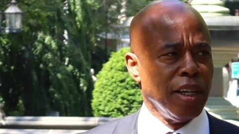 Actualmente, José Bayona es asesor principal del alcalde electo Eric Adams y miembro del comité de transición.