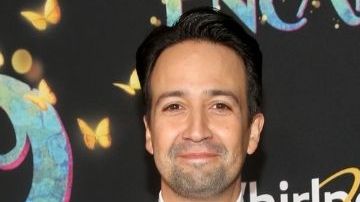 La fiesta del cine latino de Critics Choice premiará a Derbez, Rita Moreno, Lin-Manuel Miranda, entre otros.