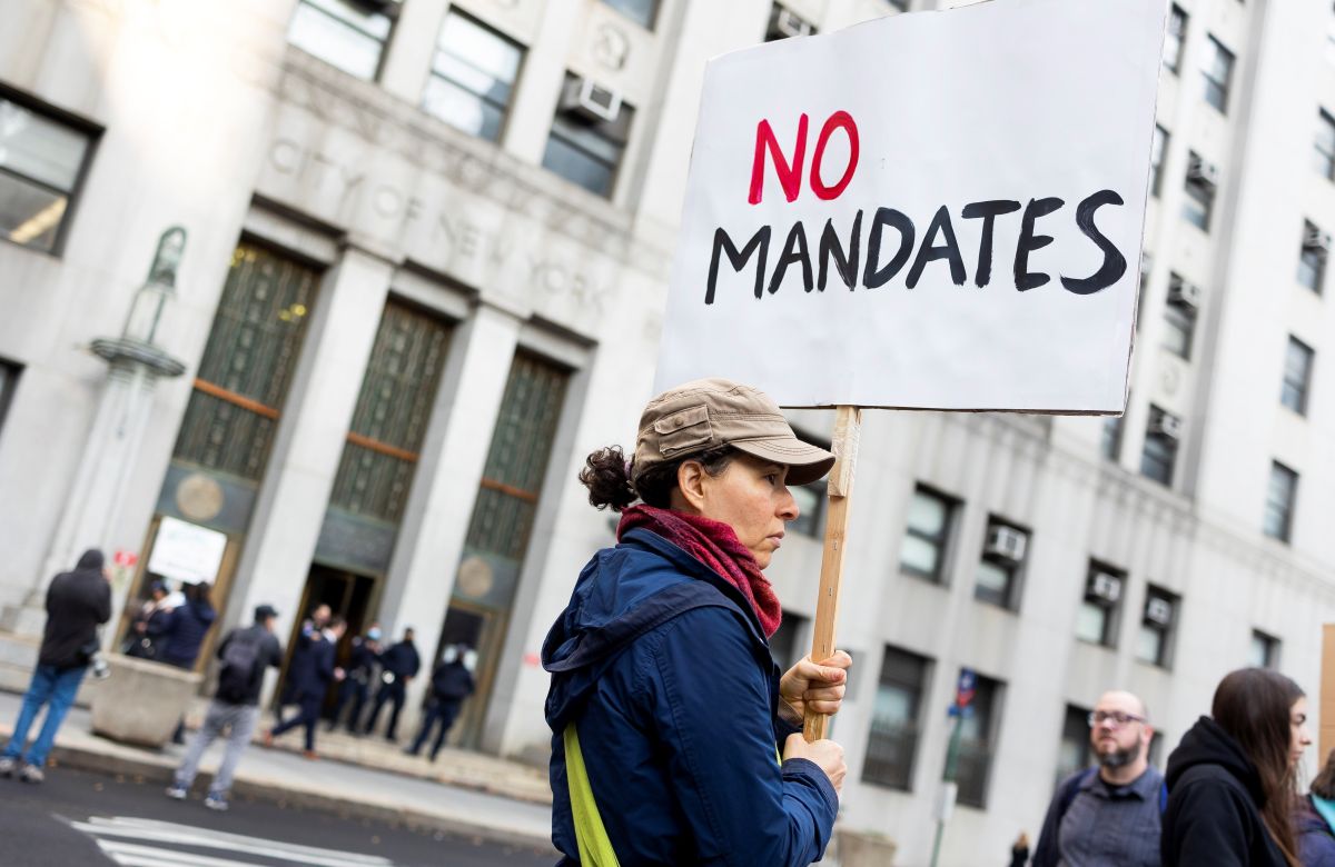 El nuevo mandato de vacunación contra el COVID-19 para los trabajadores del sector privado ya provocó fuerte críticas entre el sector empresarial de NYC.