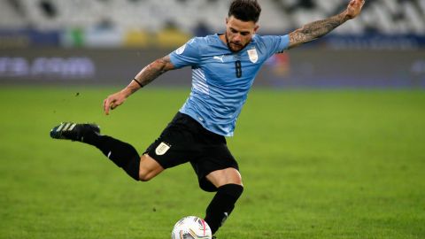 Solicitan detención del futbolista Nahitan Nández