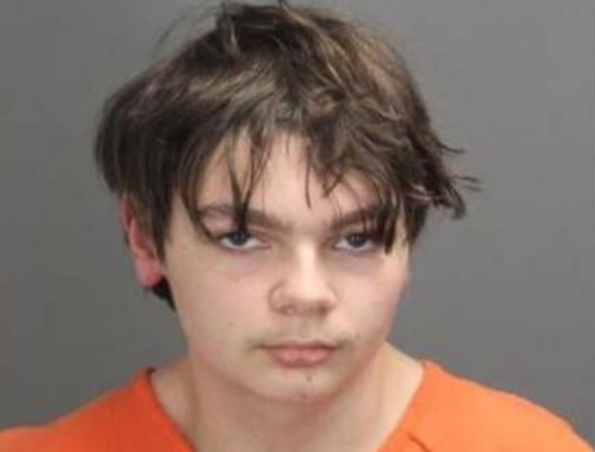 Ethan Crumbley, de 15 años, fue acusado de terrorismo por el tiroteo en una secundaria de Michigan que dejó cuatro muertos y siete heridos.