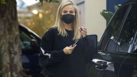 Khloé Kardashian no quiere darle la cara a los paparazzi.