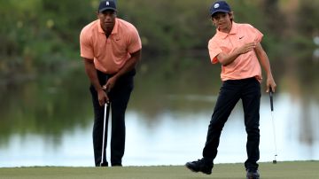 Tiger Woods reapareción junto a su hijo Charlie