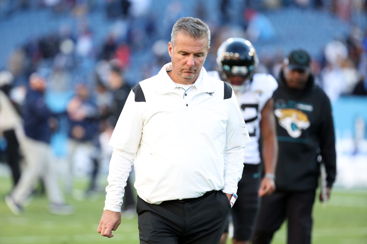 Los reiterados abusos del entrenador Urban Meyer, llevaron a los Jaguars de Jacksonville a despedirlo.