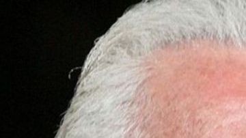 Video: Gustavo Adolfo Infante comete grave error en vivo durante funeral de Vicente Fernández