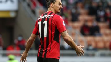 Zlatan Ibrahimovic condenó la manera en la que Calhanoglu dejó el Milan para llegar al Inter.
