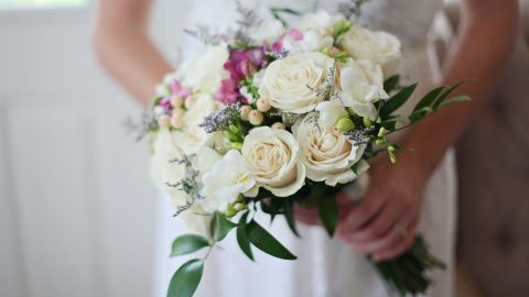 La desinvita de su boda por verse espectacular
