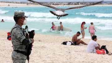 Nuevo batallón de seguridad turística recorre playas del Caribe mexicano