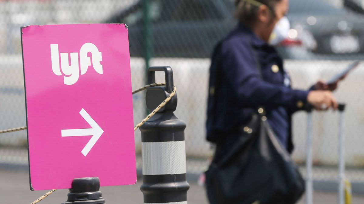 Uber and Lyft to raise prices for the holidays