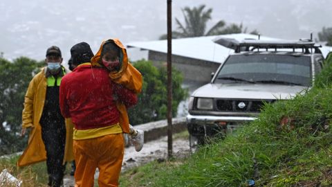 Niña rescatada en Honduras.