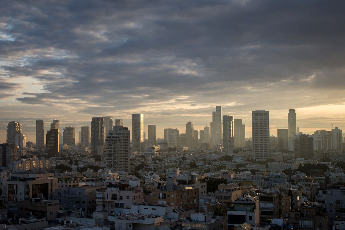 Tel Aviv, la capital de Israel, encabezó el top 10 de las ciudades más caras del mundo para vivir en 2021.