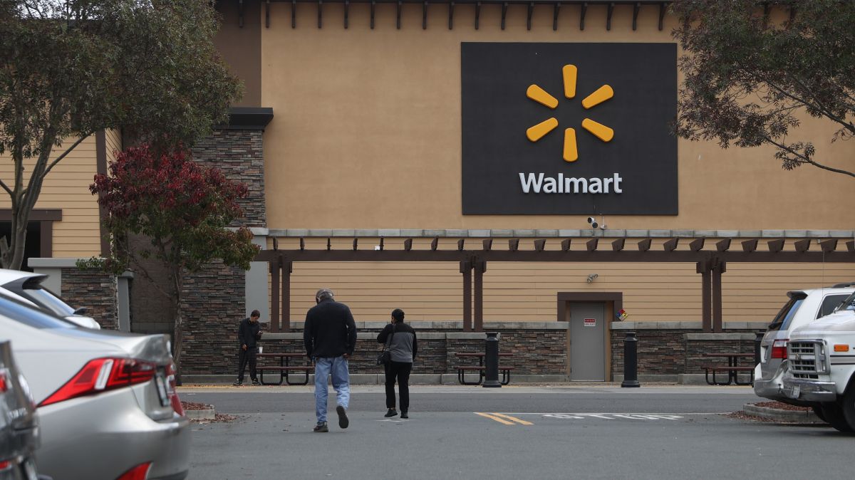 South Carolina woman receives $ 10 million after hurting herself when stepping on a rusty nail at Walmart
