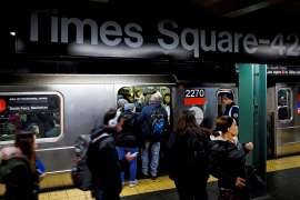 Agresiones en metro de Nueva York en 2021 registraron su número máximo en 25 años