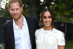 El príncipe Harry y Meghan Markle quieren reunirse con la familia real para abordar las quejas expuestas en su documental de Netflix