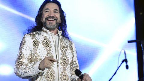 Marco Antonio Solís hizo una comparación bastante particular: "El covid es como el amor verdadero"