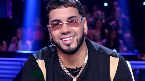 Anuel y Yailin estrenarán canción el día del cumpleaños de Karol G, y lo anuncian desde la cama