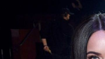 Machine Gun Kelly le dio a Megan Fox un anillo con espinas que la lastimarían si trata de quitárselo