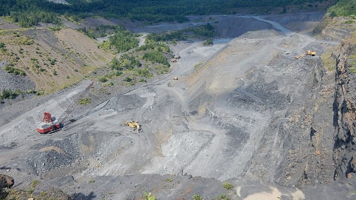 Las autoridades informaron que la mina está ubicada en la frontera con Virginia Occidental. 