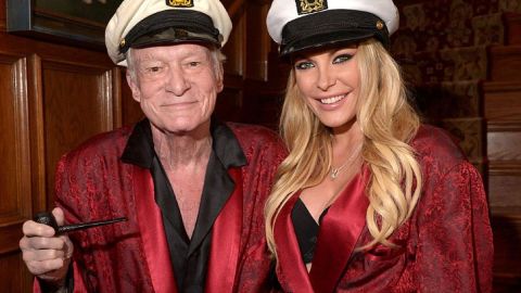 Hugh y Crystal Hefner.