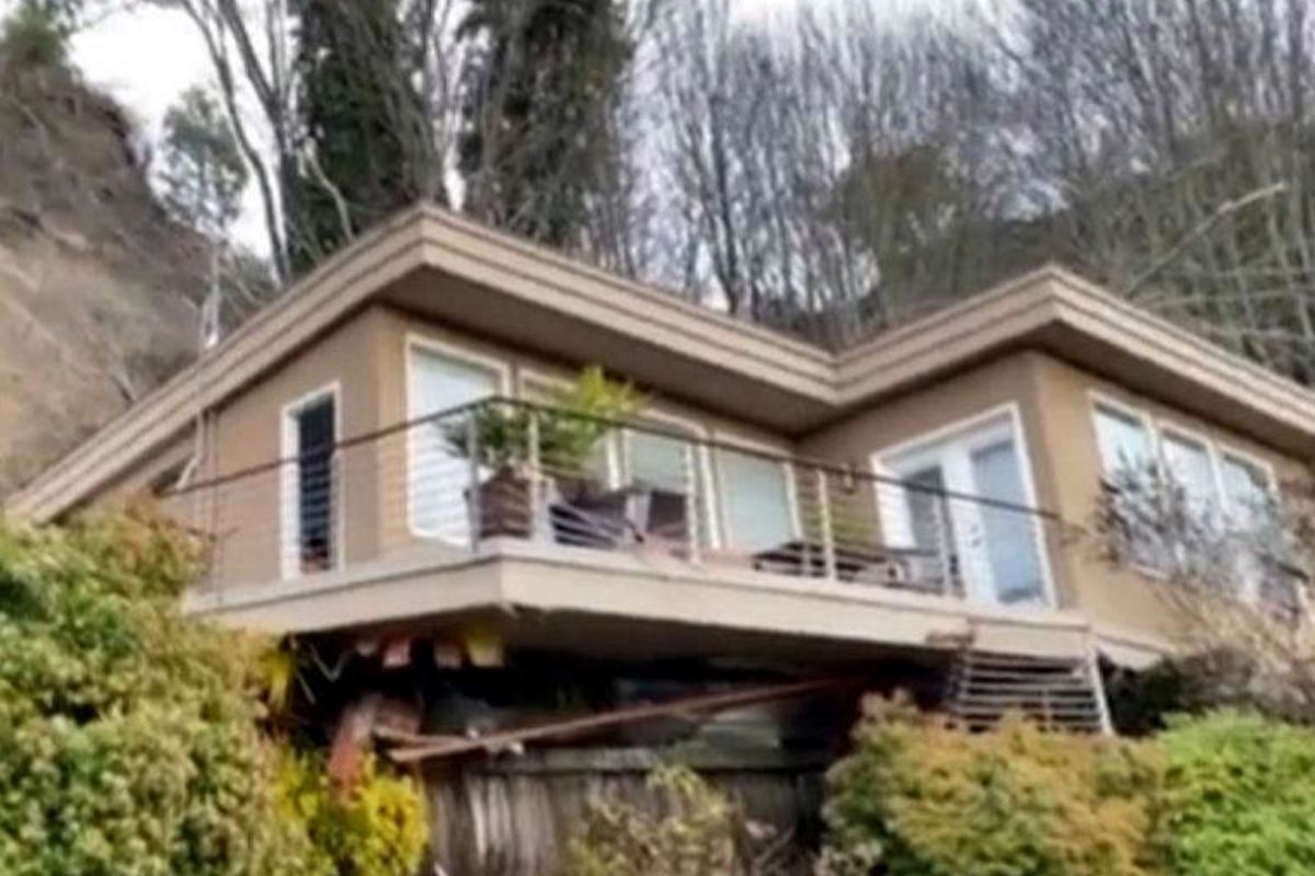 Heavy Rains Cause Home to Slide in Seattle;  a man was rescued