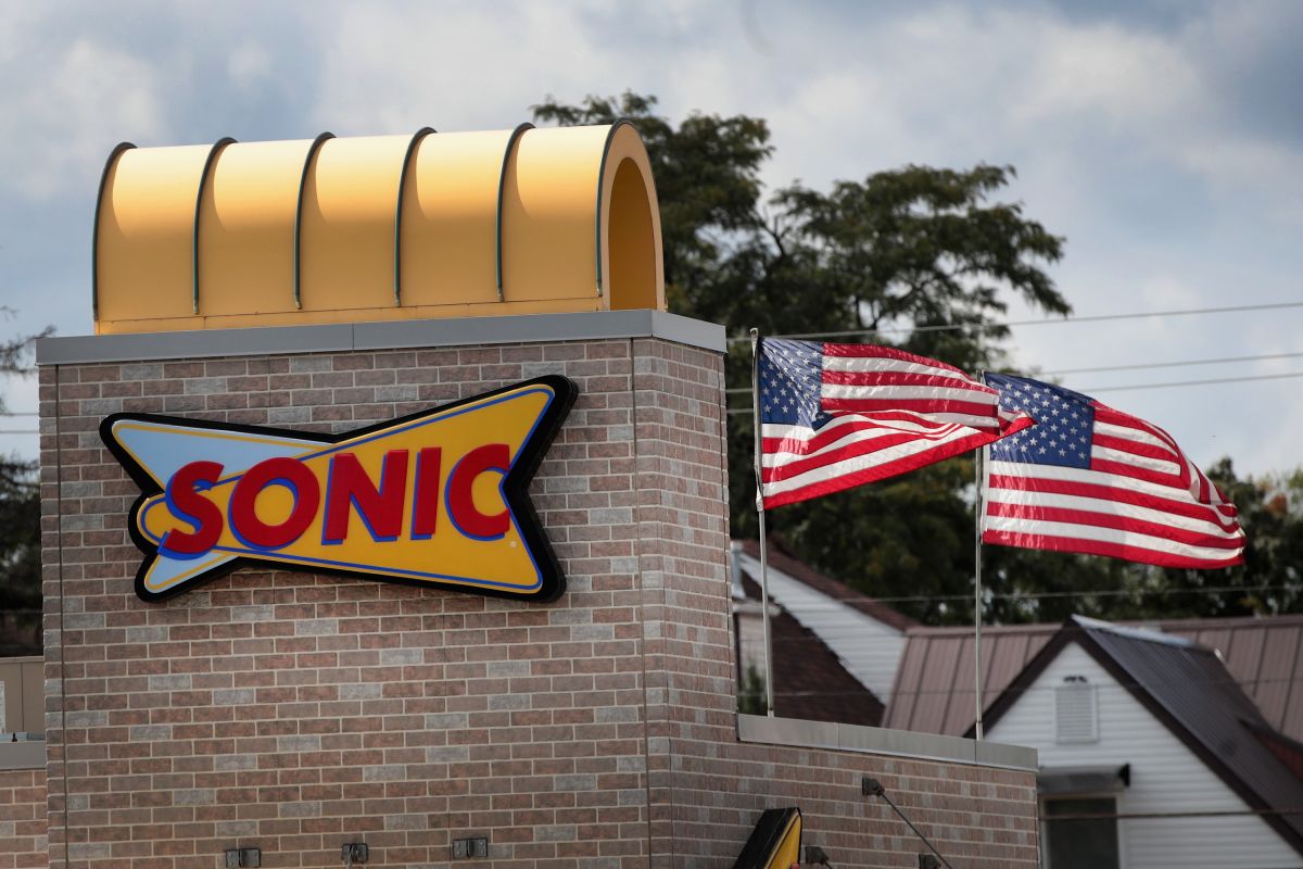 El tiroteo se reportó en un restaurante de comida rápida Sonic en Nebraska.  