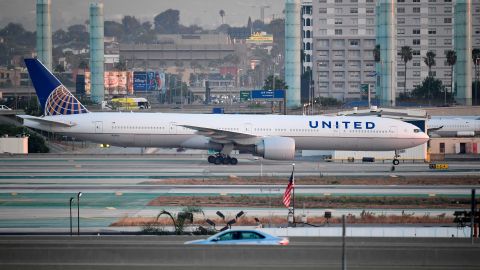 Luis Domínguez era pasajero en un vuelo de United Airlines de Los Ángeles a Salt Lake City.