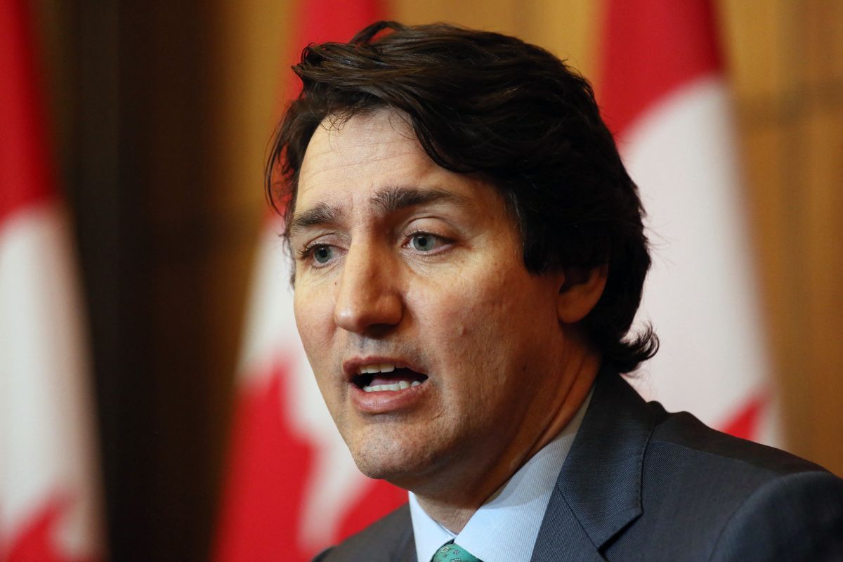 Justin Trudeau, primer ministro de Canadá, se encuentra aislado tras dar positivo a covid-19.
