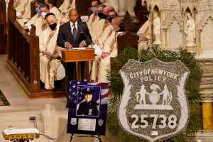 "Soy como el brócoli, me odiarán y luego me amarán": alcalde Adams defiende sus medidas para frenar el crimen en Nueva York