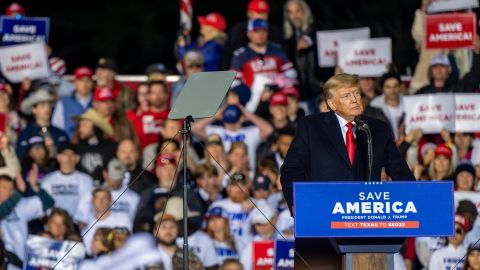 El expresidente Trump en un mitin en Conroe, Texas.