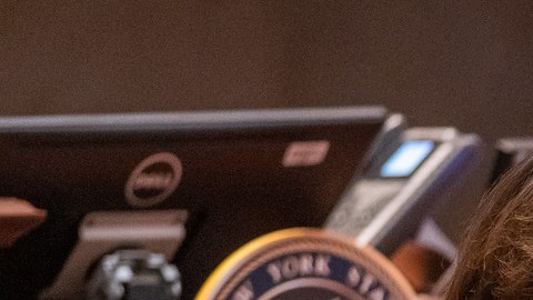 La gobernadora Hochul en la Asamblea estatal en Albany, enero 2022.