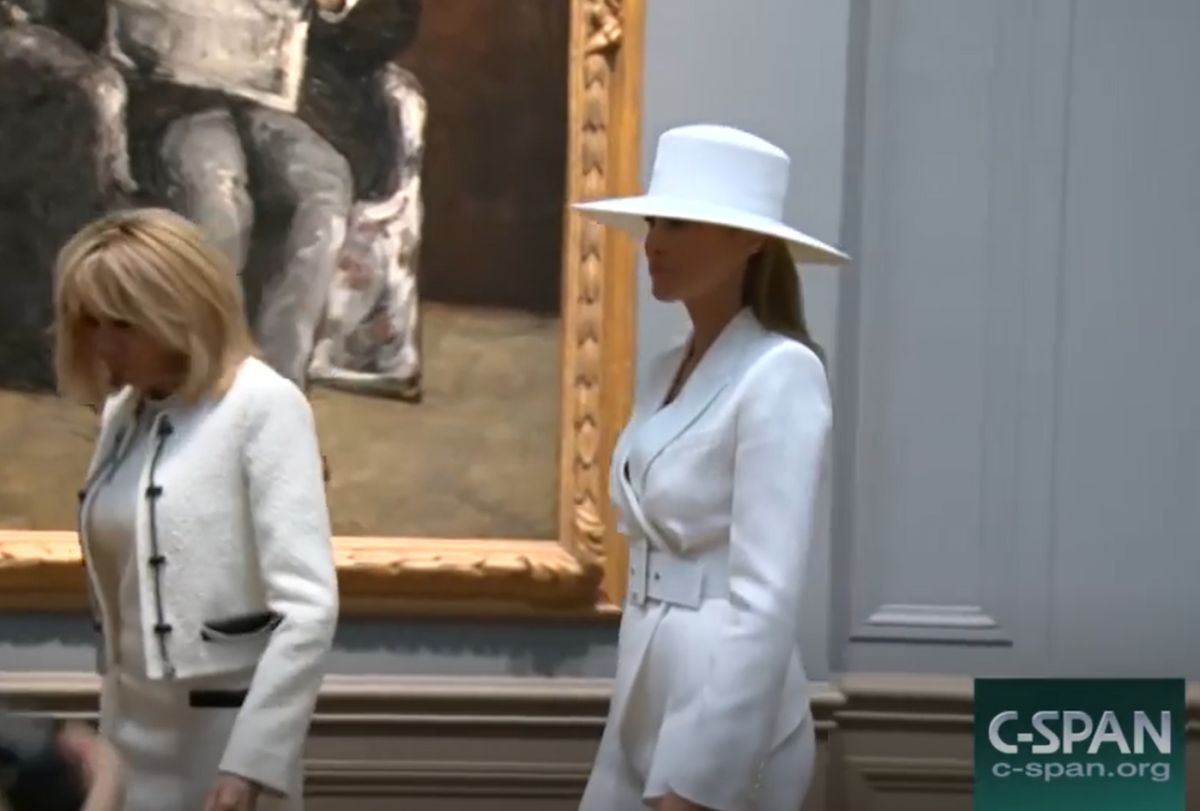 La exprimera dama Melania Trump lució en 2018 el sombrero que subasta.