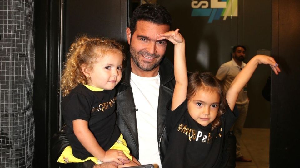 Pablo Montero y sus hijas se instalaron durante unos días en su rancho ...
