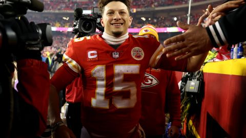 Patrick Mahomes quiere superar números de Tom Brady