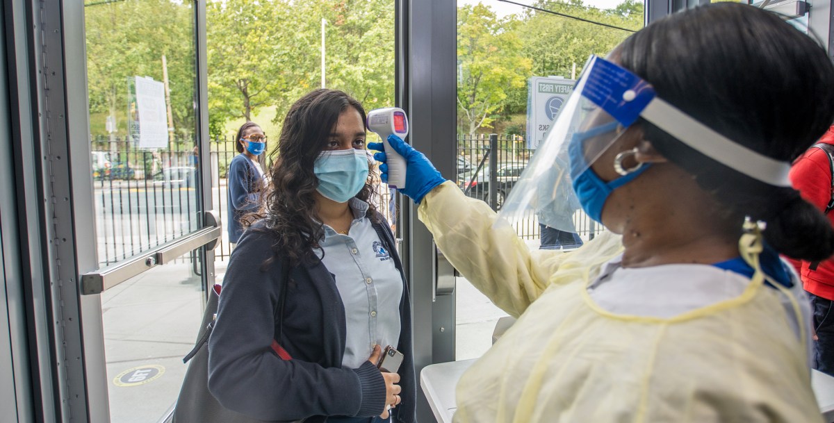 Primera escuela preparatoria chárter de El Bronx ahora abre el camino