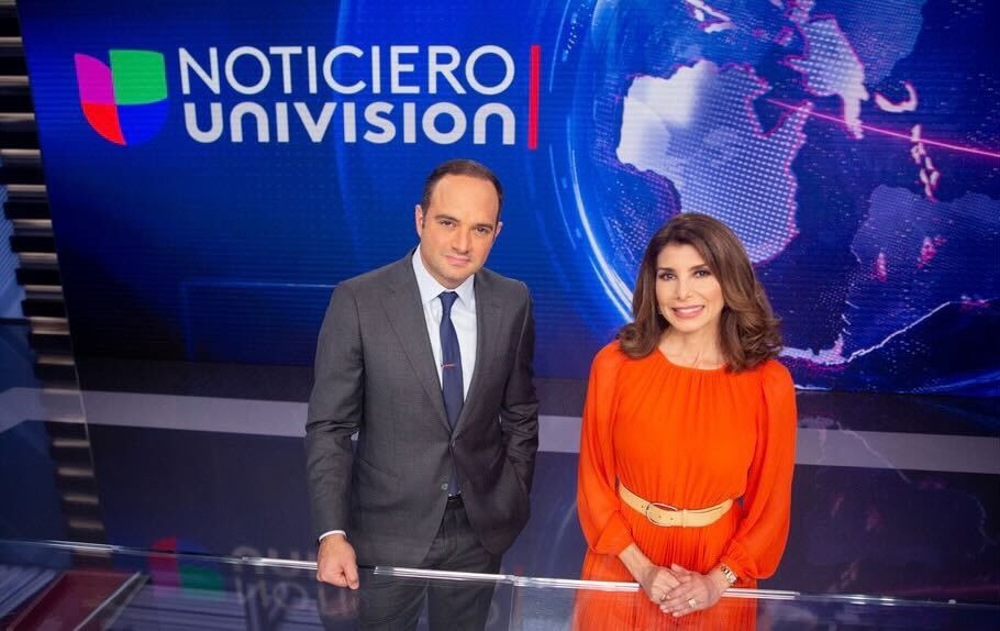 León Krauze will co-host the Univision nightly newscast with Patricia Janiot.