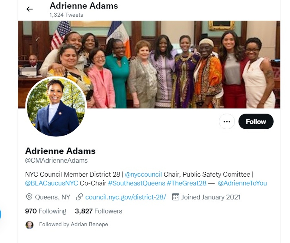 Cuenta en Twitter de Adrienne Adams.