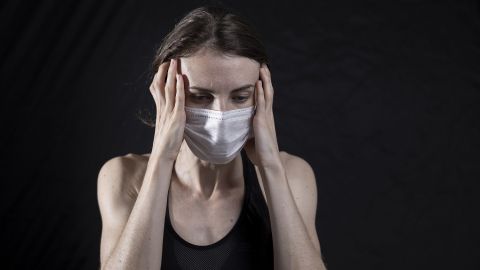COVID: Cuánto tiempo puedes seguir contagiando el virus si enfermaste