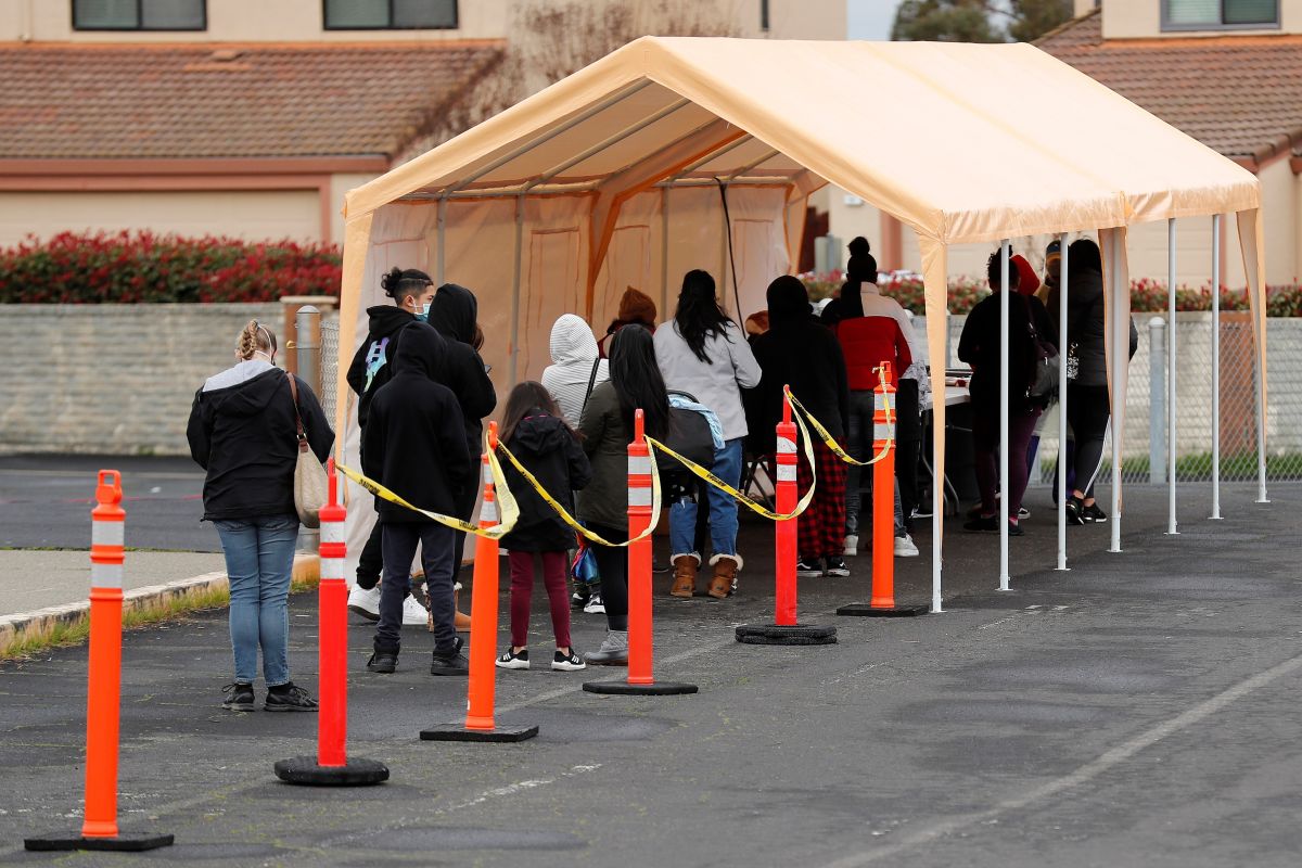 Students at Ohlone Elementary School in Hercules, California, wait to be tested for the coronavirus.