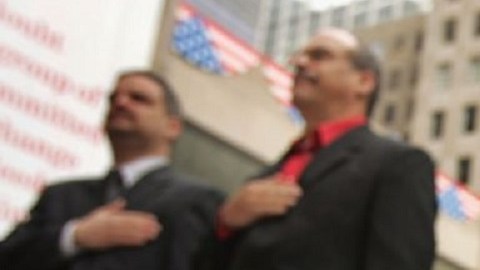 Incluso entre latinos sin 'green card' la calificación sobre su condición en el país es positiva.