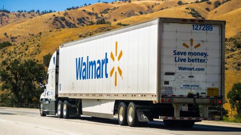 walmart-conductor-demanda-uniforme-mujeres