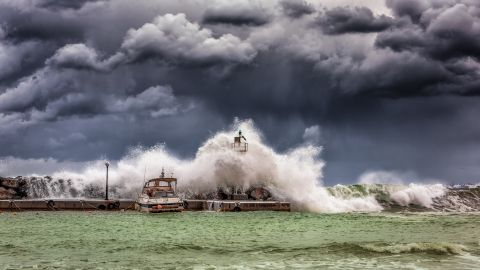 Tsunami.