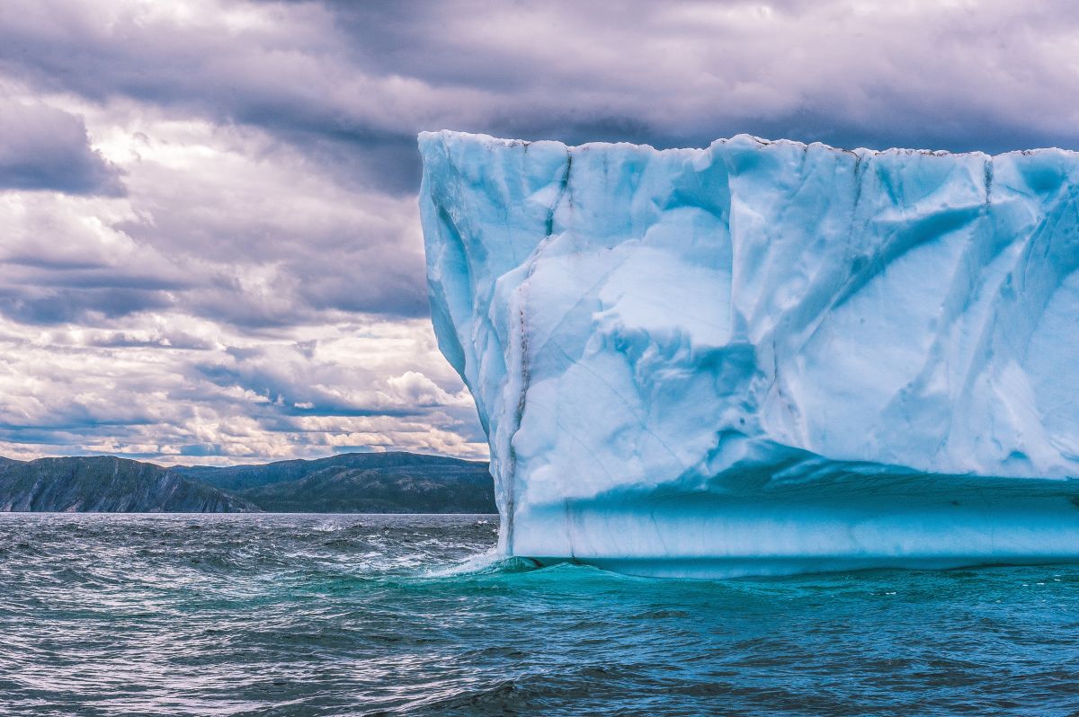 En junio de 2017, el témpano bautizado A68 se separó de la plataforma de hielo Larsen C, al este de la península antártica.