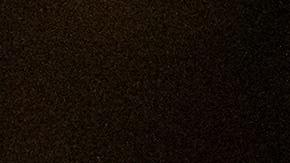 La roca irrumpió violentamente en la casa y aterrizó directamente en su almohada.