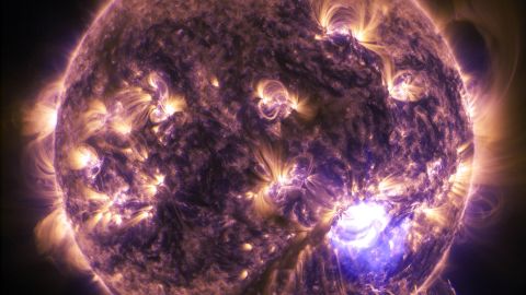 Video: La NASA capta al Sol enviando una poderosa llamarada al espacio