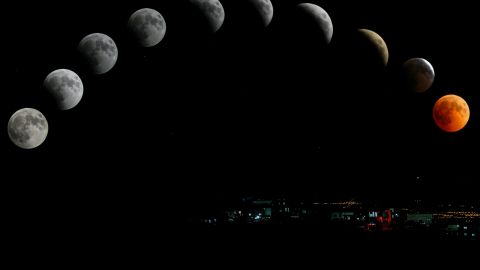La luna artificial es una cámara de vacío de 60 centímetros de diámetro.