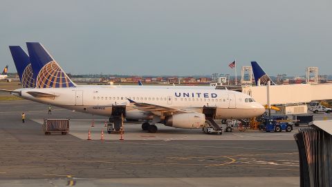 united-airlines-covid-trabajadores