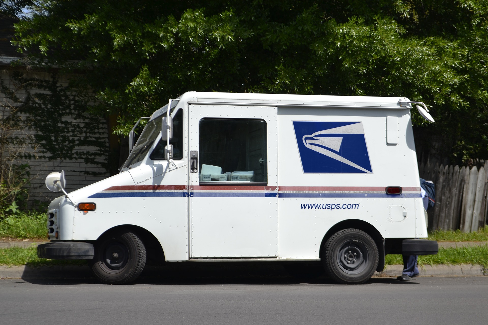 el correo postal